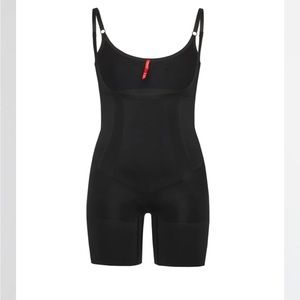 Spanx OnCore Open-Bust Mid-Thigh Bodysuit XL